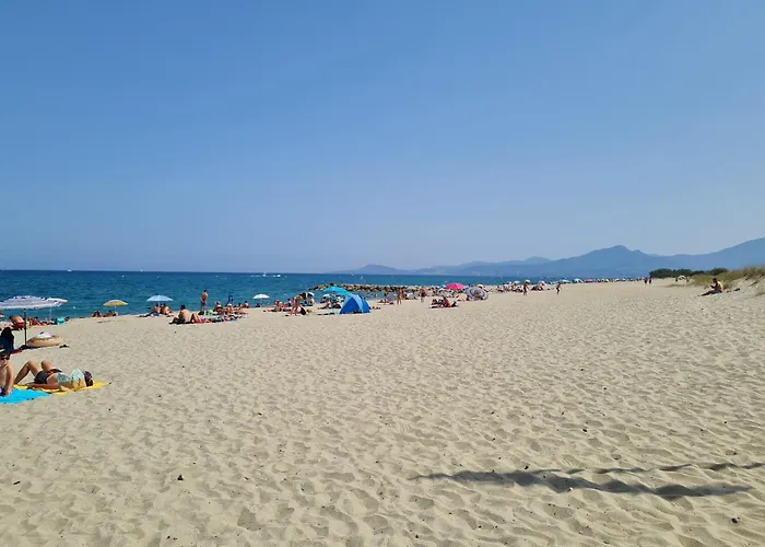 Magnifique Vue Pour Ce T2 Avec Piscine